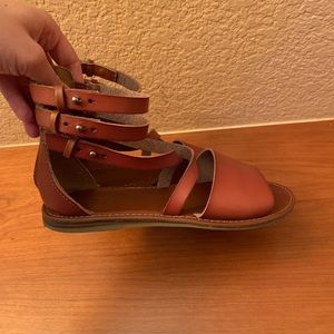 AMERICAN EAGLE SANDALS
